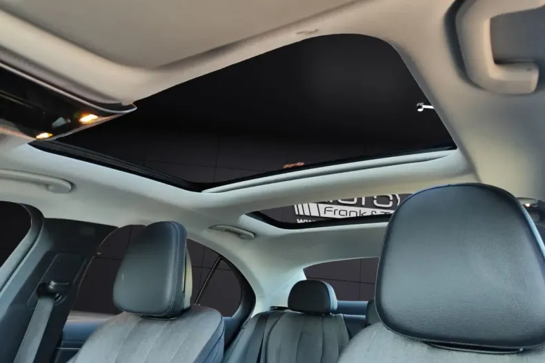 Mercedes-Benz E 220 din 2023 cu 31.200 km - oferta MER107025 - foto 14