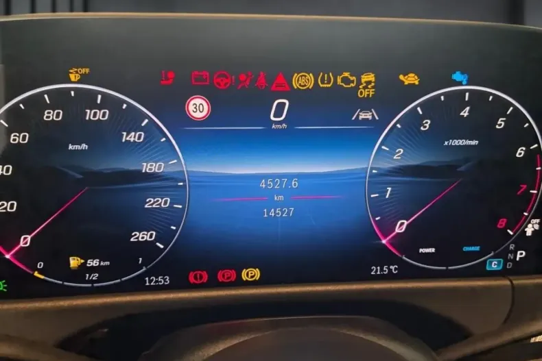 Mercedes-Benz E 200 din 2024 cu 14.522 km - oferta MER107028 - foto 4