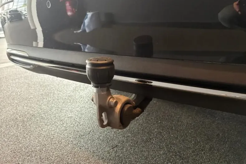 Mercedes-Benz E 200 din 2024 cu 14.522 km - oferta MER107028 - foto 12