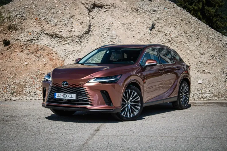 Lexus RX 350 din 2023 cu 78.000 km - oferta LEX107032 - foto 4