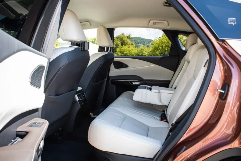 Lexus RX 350 din 2023 cu 78.000 km - oferta LEX107032 - foto 15