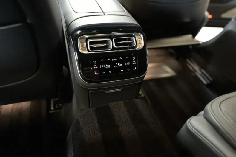 Mercedes-Benz S 63 AMG din 2023 cu 15.997 km - oferta MER107043 - foto 19