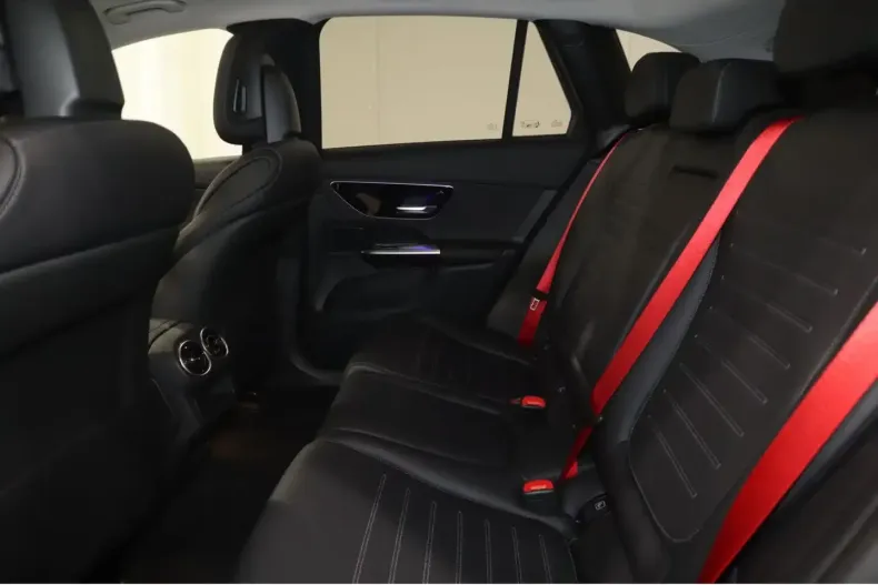 Mercedes-Benz GLC 200 din 2023 cu 42.280 km - oferta MER107045 - foto 10