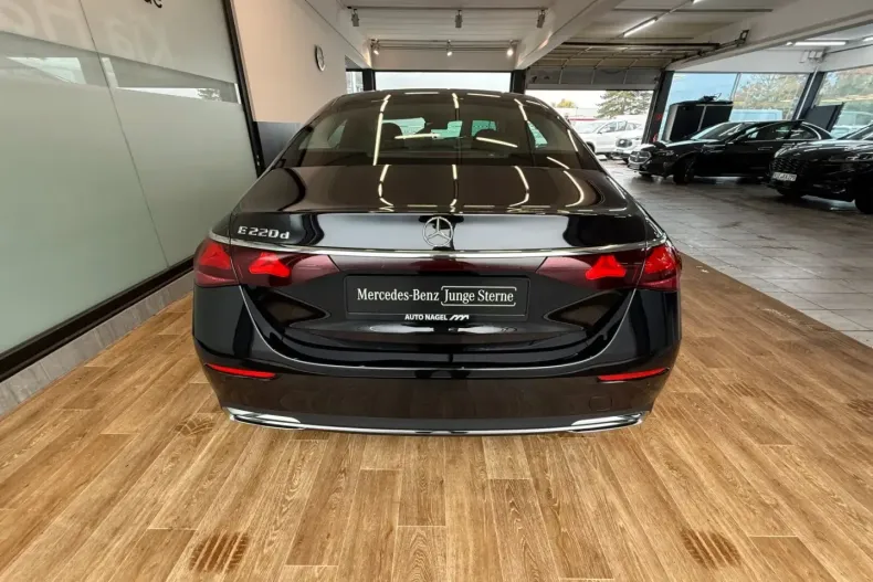 Mercedes-Benz E 220 din 2024 cu 20.477 km - oferta MER107057 - foto 5