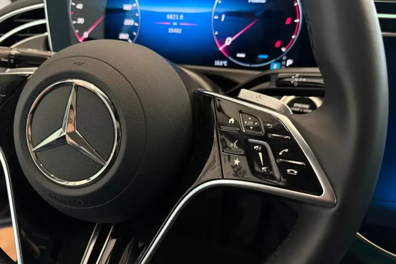 Mercedes-Benz E 220 din 2024 cu 20.477 km - oferta MER107057 - foto 10