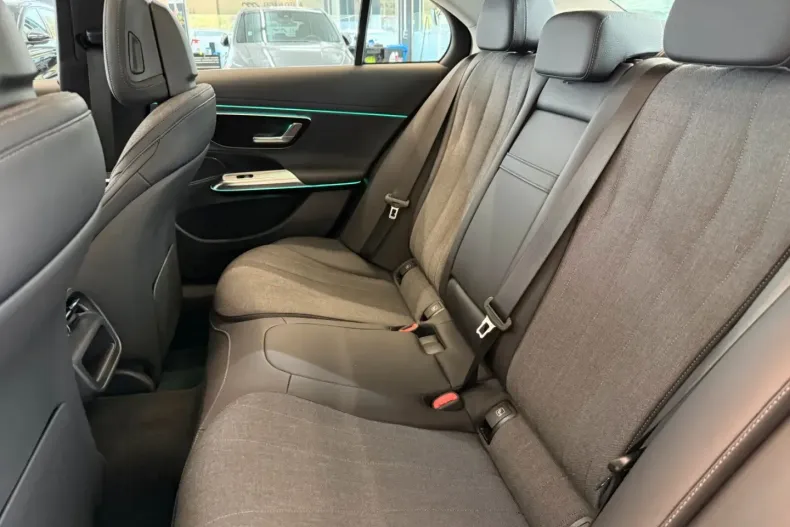 Mercedes-Benz E 220 din 2024 cu 20.477 km - oferta MER107057 - foto 17