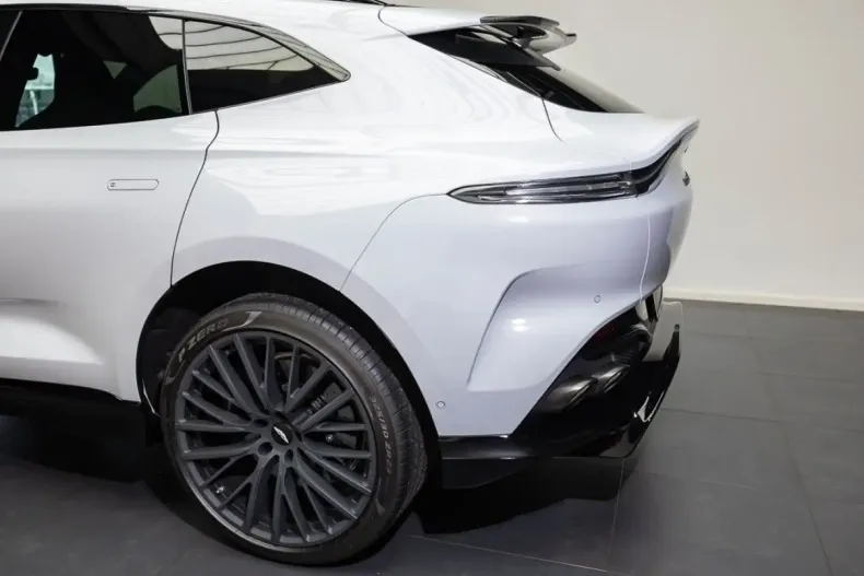 Aston Martin DBX din 2024 cu 1.500 km - oferta AST107061 - foto 5