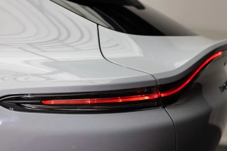 Aston Martin DBX din 2024 cu 1.500 km - oferta AST107061 - foto 24