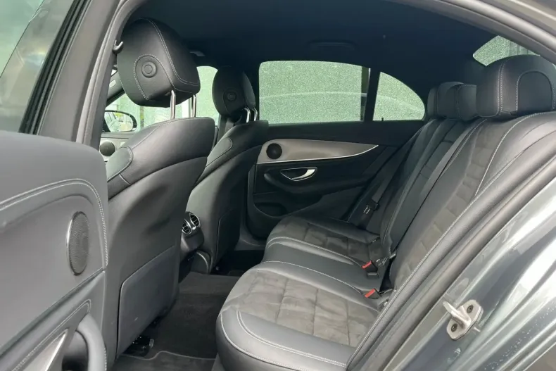 Mercedes-Benz E 300 din 2023 cu 25.968 km - oferta MER107067 - foto 11