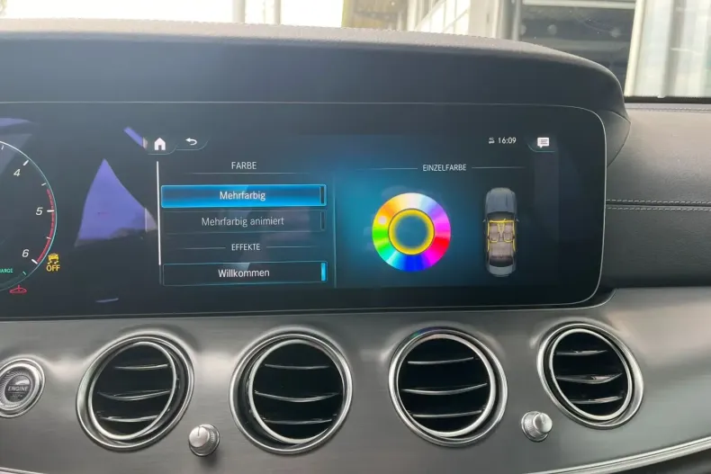 Mercedes-Benz E 300 din 2023 cu 25.968 km - oferta MER107067 - foto 19