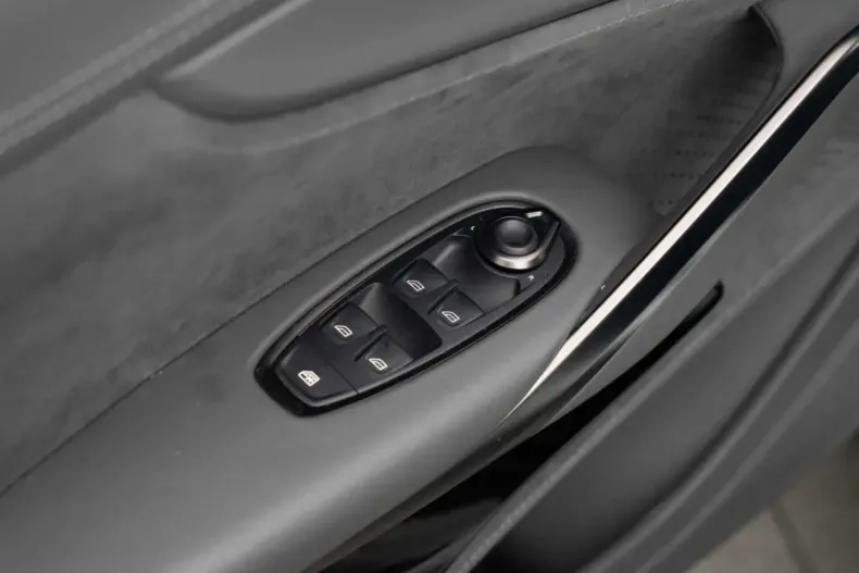 Aston Martin DBX din 2023 cu 23.990 km - oferta AST107071 - foto 15