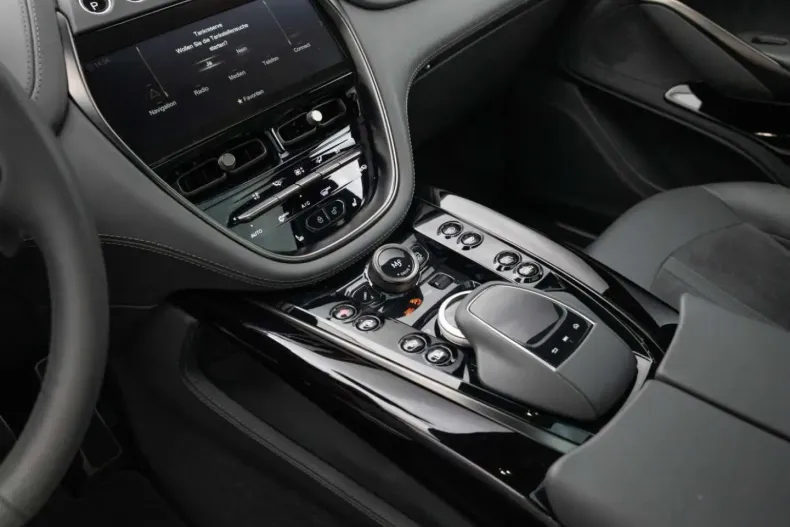Aston Martin DBX din 2023 cu 23.990 km - oferta AST107071 - foto 24