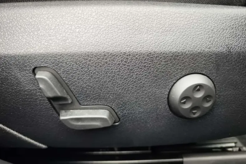 Mercedes-Benz C 180 din 2022 cu 24.000 km - oferta MER107075 - foto 18