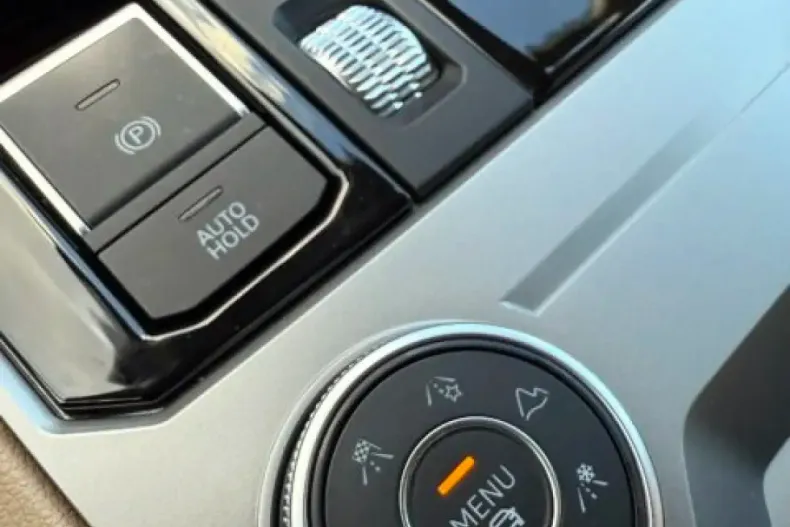 Volkswagen Touareg din 2025 cu 116.000 km - oferta VOL107081 - foto 12