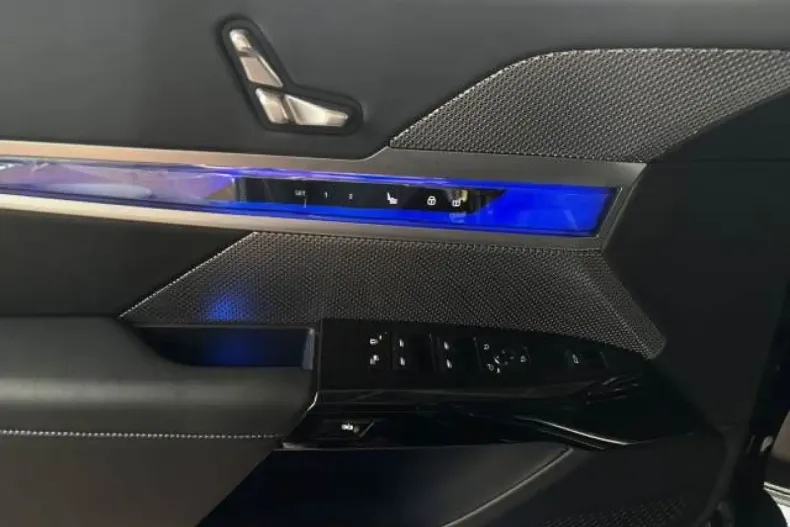 BMW i7 din 2023 cu 17.200 km - oferta BMW107102 - foto 7