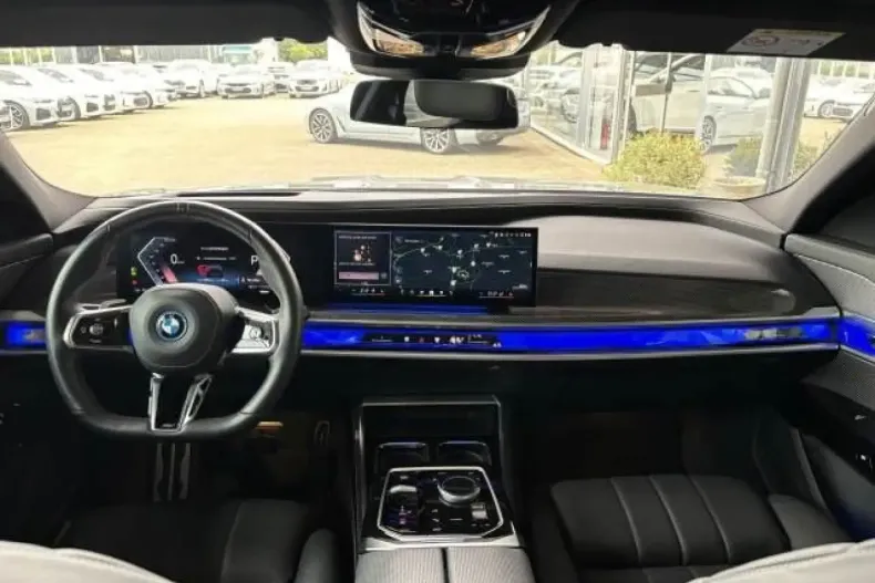 BMW i7 din 2023 cu 17.200 km - oferta BMW107102 - foto 11