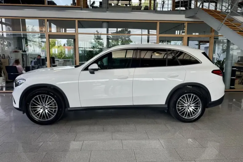 Mercedes-Benz GLC 220 din 2023 cu 36.737 km - oferta MER107104 - foto 4