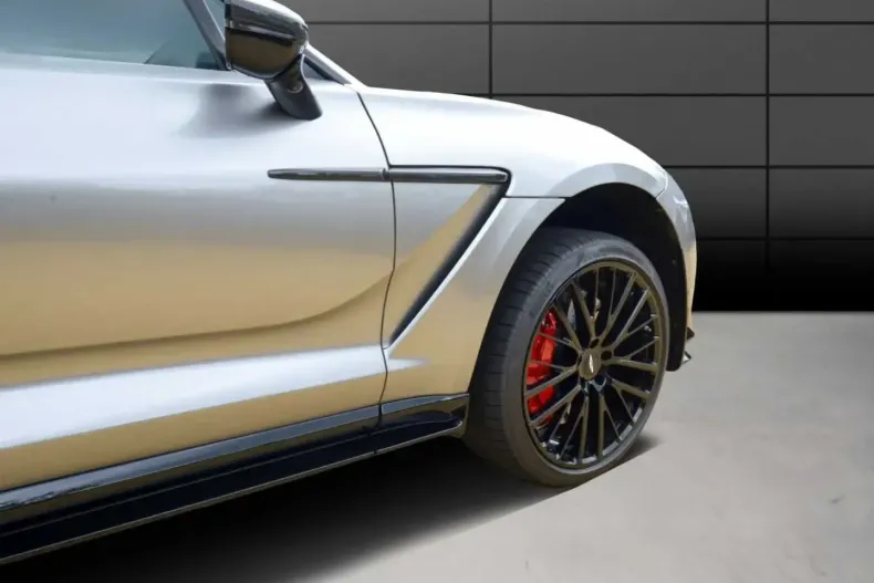 Aston Martin DBX din 2024 cu 6.490 km - oferta AST107105 - foto 3