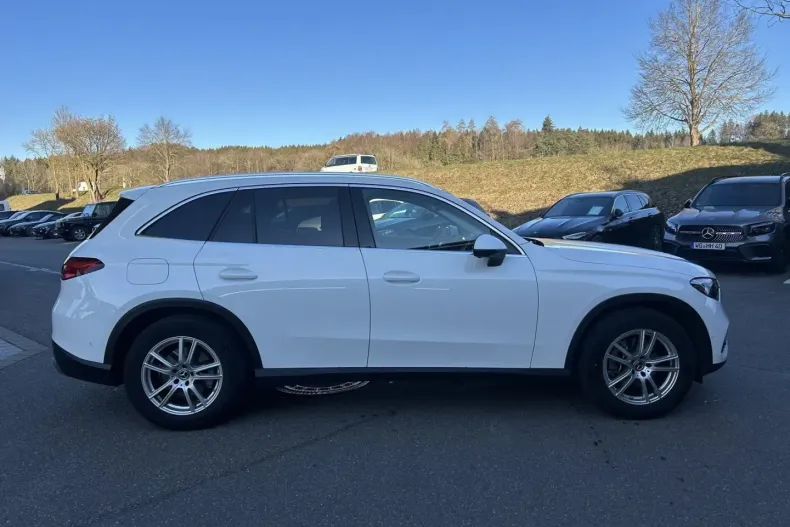 Mercedes-Benz GLC 200 din 2024 cu 14.237 km - oferta MER107107 - foto 7