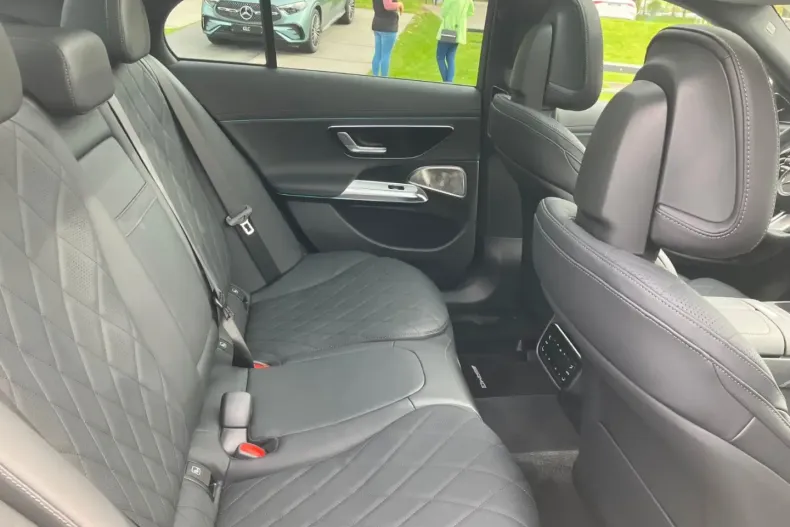 Mercedes-Benz E 400 din 2024 cu 43.000 km - oferta MER107109 - foto 12