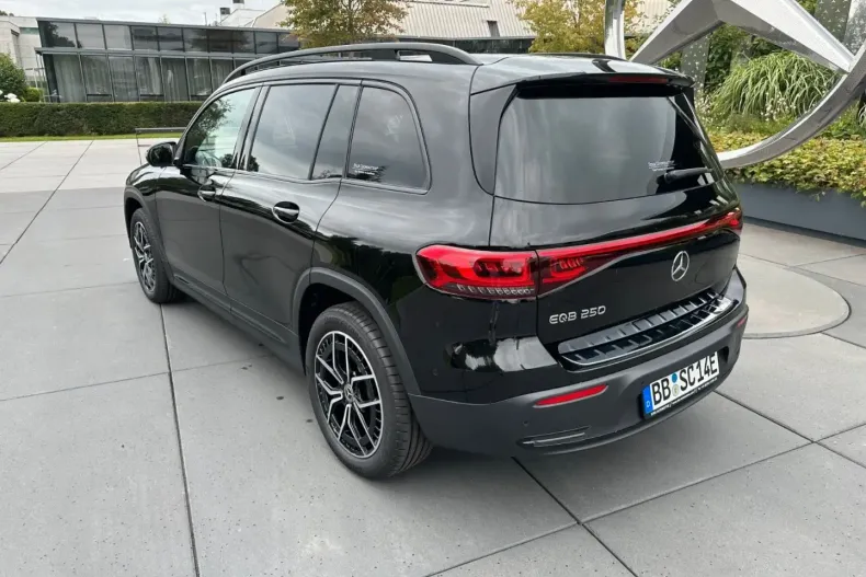 Mercedes-Benz EQB din 2023 cu 35.000 km - oferta MER107111 - foto 4