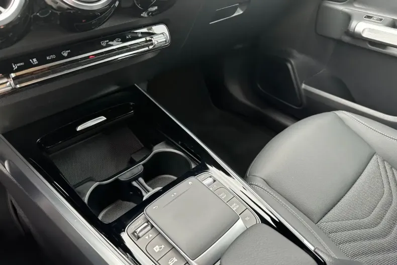 Mercedes-Benz EQB din 2023 cu 35.000 km - oferta MER107111 - foto 12