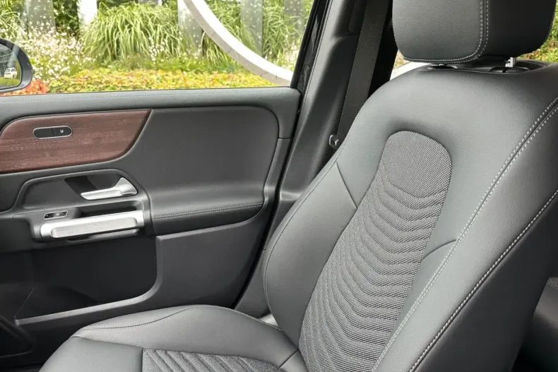 Mercedes-Benz EQB din 2023 cu 35.000 km - oferta MER107111 - foto 18