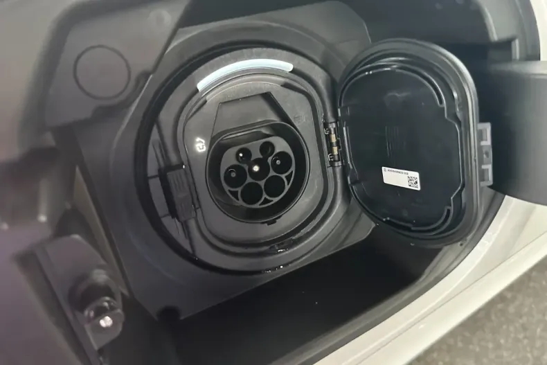 Mercedes-Benz GLA 250 din 2024 cu 30.000 km - oferta MER107114 - foto 6