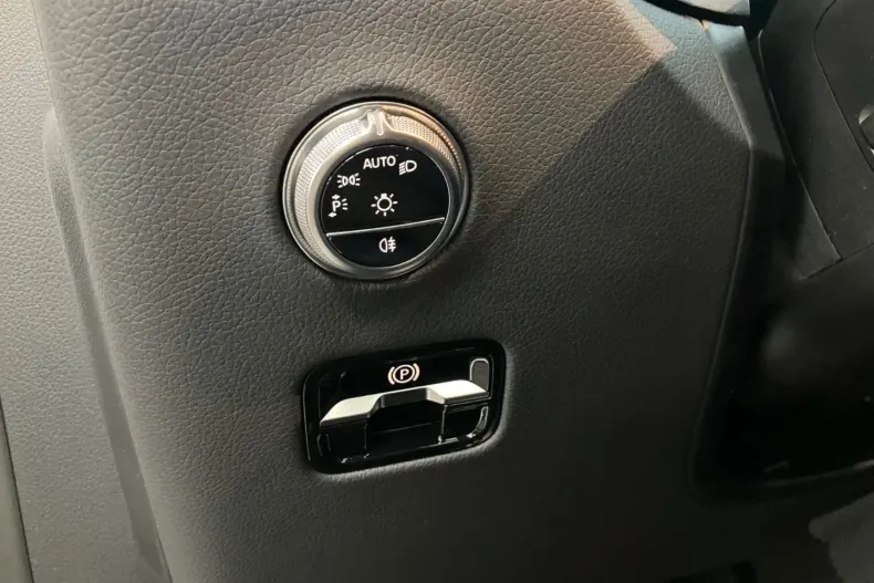 Mercedes-Benz GLC 300 din 2024 cu 20.000 km - oferta MER107121 - foto 20