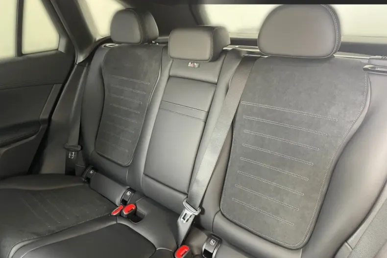 Mercedes-Benz GLC 400 din 2023 cu 9.700 km - oferta MER107131 - foto 13