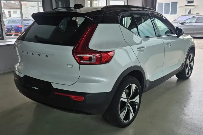 Volvo XC40 din 2022 cu 49.500 km - oferta VOL107146 - foto 6