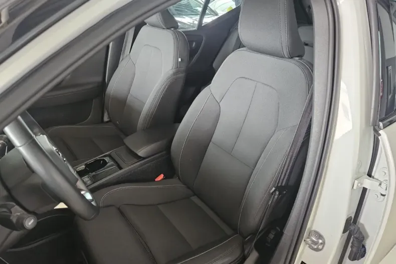 Volvo XC40 din 2022 cu 49.500 km - oferta VOL107146 - foto 10