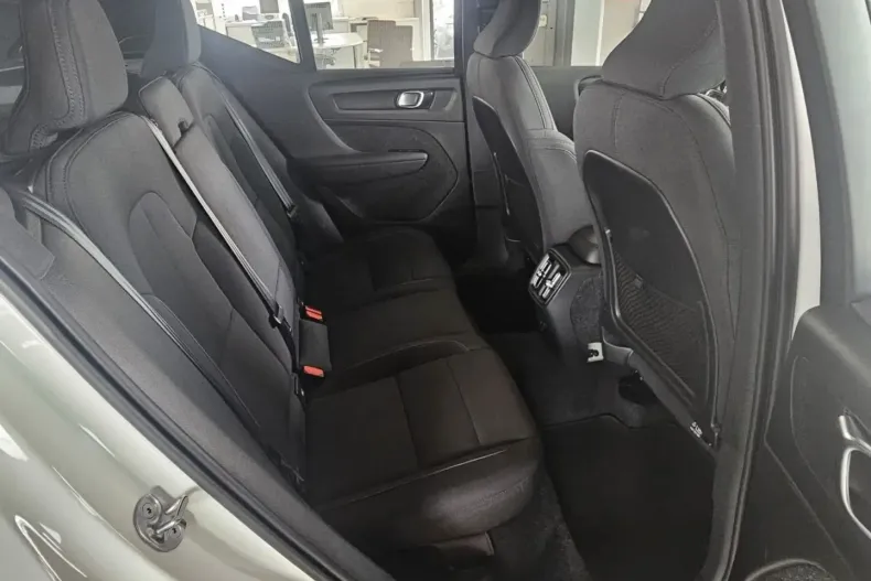 Volvo XC40 din 2022 cu 49.500 km - oferta VOL107146 - foto 15