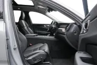 Volvo XC60 din 2024 cu 26.350 km - oferta VOL107151 - foto 4