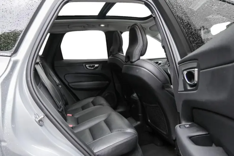 Volvo XC60 din 2024 cu 26.350 km - oferta VOL107151 - foto 5