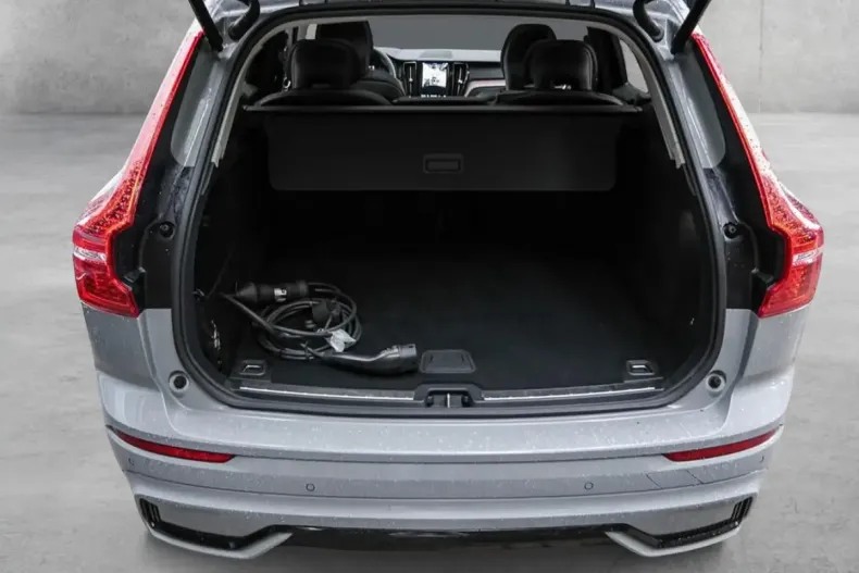 Volvo XC60 din 2024 cu 26.350 km - oferta VOL107151 - foto 8