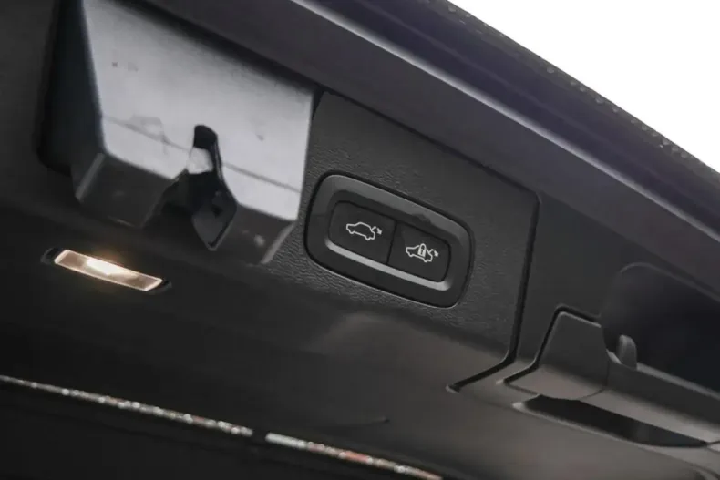 Volvo XC60 din 2024 cu 26.350 km - oferta VOL107151 - foto 9