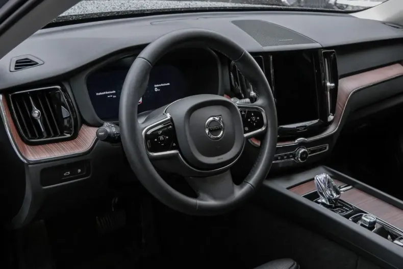 Volvo XC60 din 2024 cu 26.350 km - oferta VOL107151 - foto 16