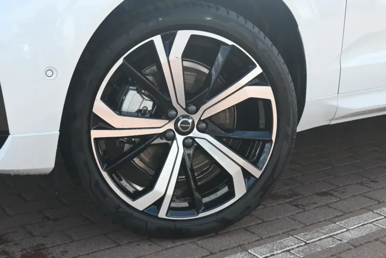 Volvo XC60 din 2024 cu 21.000 km - oferta VOL107152 - foto 11