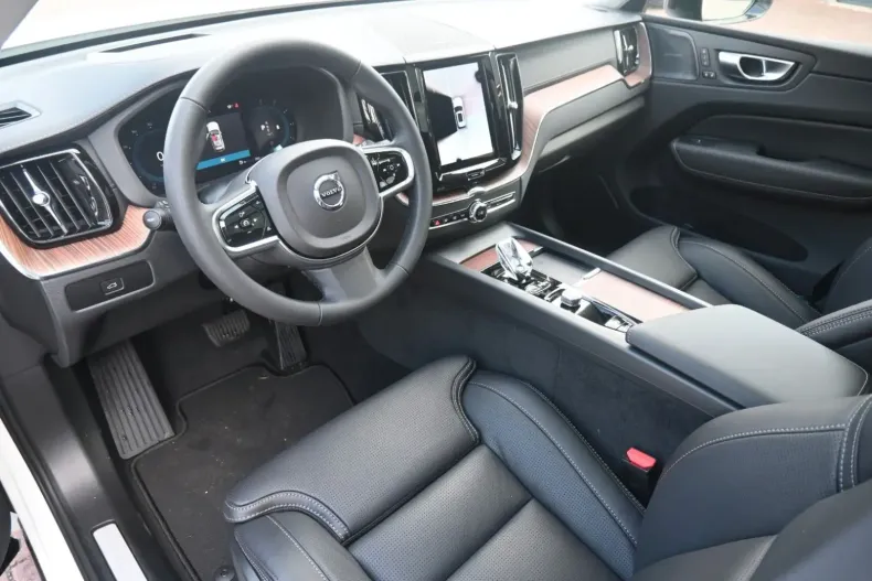 Volvo XC60 din 2024 cu 21.000 km - oferta VOL107152 - foto 12
