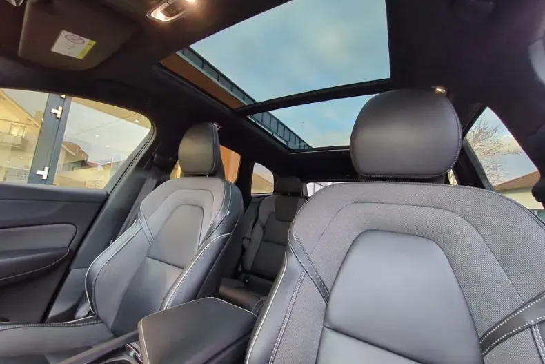 Volvo XC60 din 2021 cu 56.700 km - oferta VOL107153 - foto 12