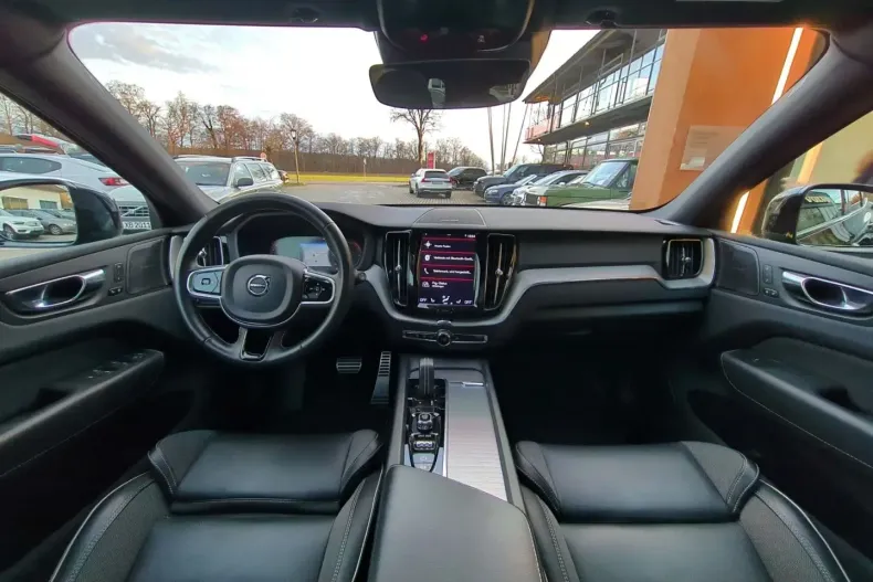 Volvo XC60 din 2021 cu 56.700 km - oferta VOL107153 - foto 13