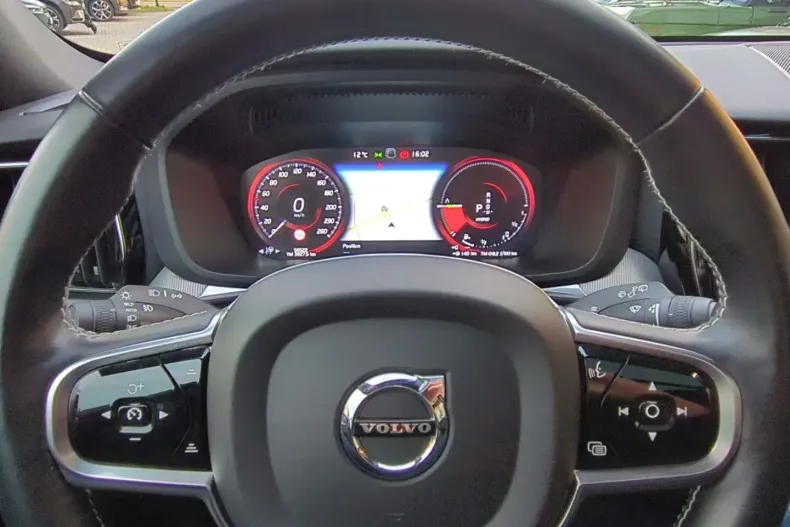 Volvo XC60 din 2021 cu 56.700 km - oferta VOL107153 - foto 19