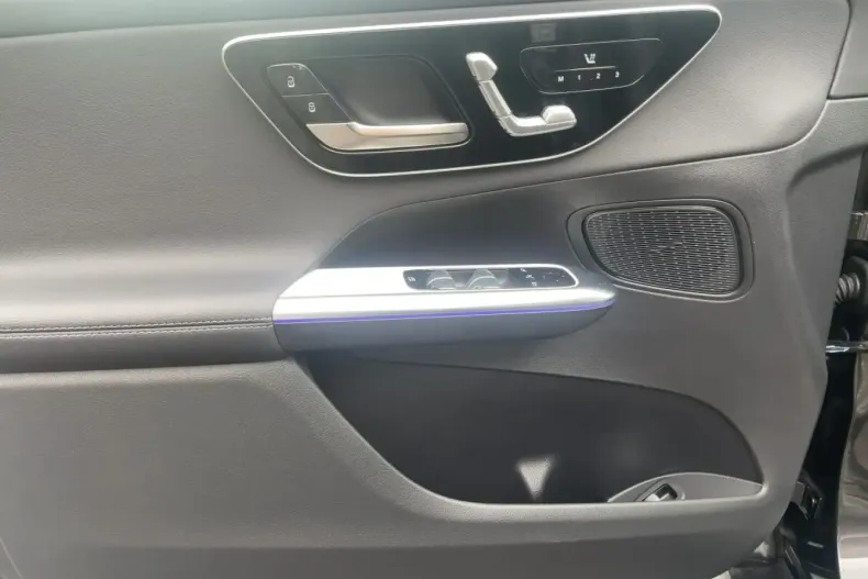 Mercedes-Benz GLC 220 din 2025 cu 3.330 km - oferta MER107157 - foto 13