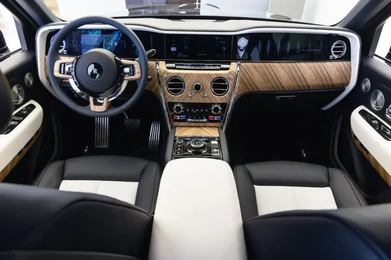 Rolls-Royce Cullinan din 2025 cu 3.994 km - oferta ROL107193 - foto 4