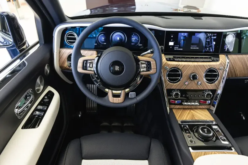 Rolls-Royce Cullinan din 2025 cu 3.994 km - oferta ROL107193 - foto 7