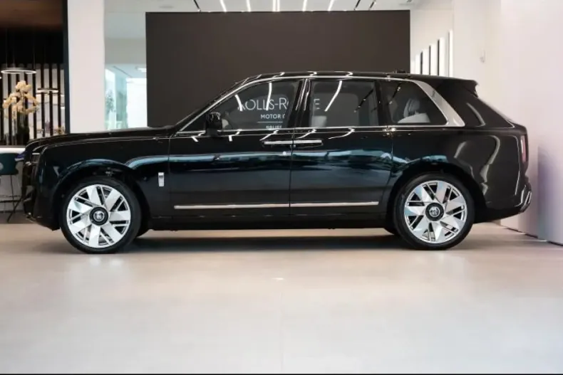 Rolls-Royce Cullinan din 2024 cu 6.000 km - oferta ROL107194 - foto 3