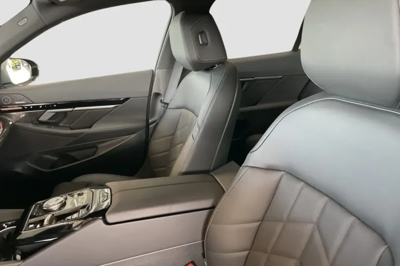 BMW 520 din 2024 cu 25.049 km - oferta BMW107217 - foto 10