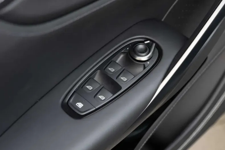 Aston Martin DBX din 2024 cu 15.150 km - oferta AST107225 - foto 25