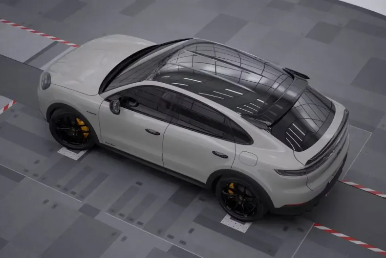 Porsche Cayenne din 2025 cu 100 km - oferta POR107233 - foto 3